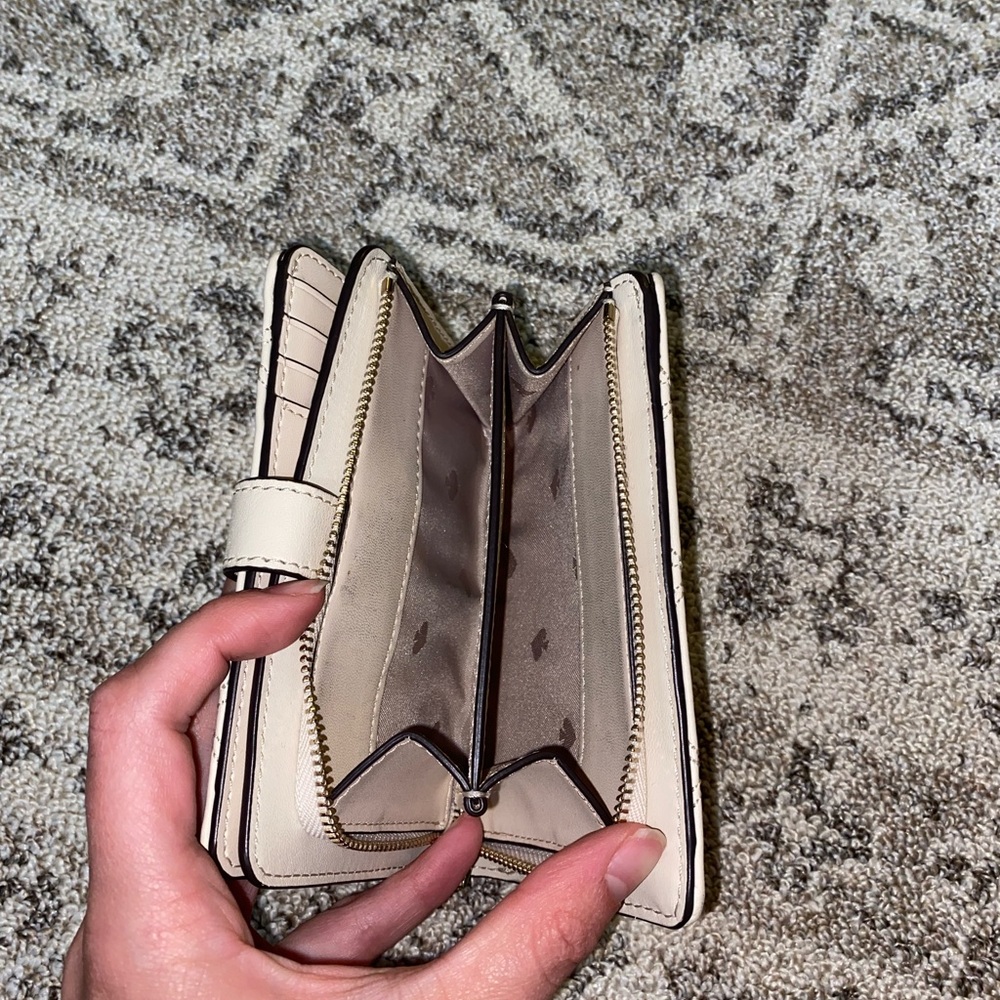 Kate Spade Wallet - Picture 4 of 6